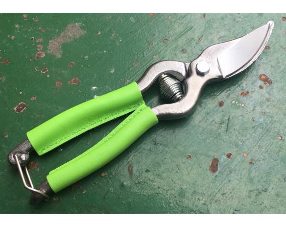 18 cm Garden shears - GREEN Leather covering branches - Sabatier K